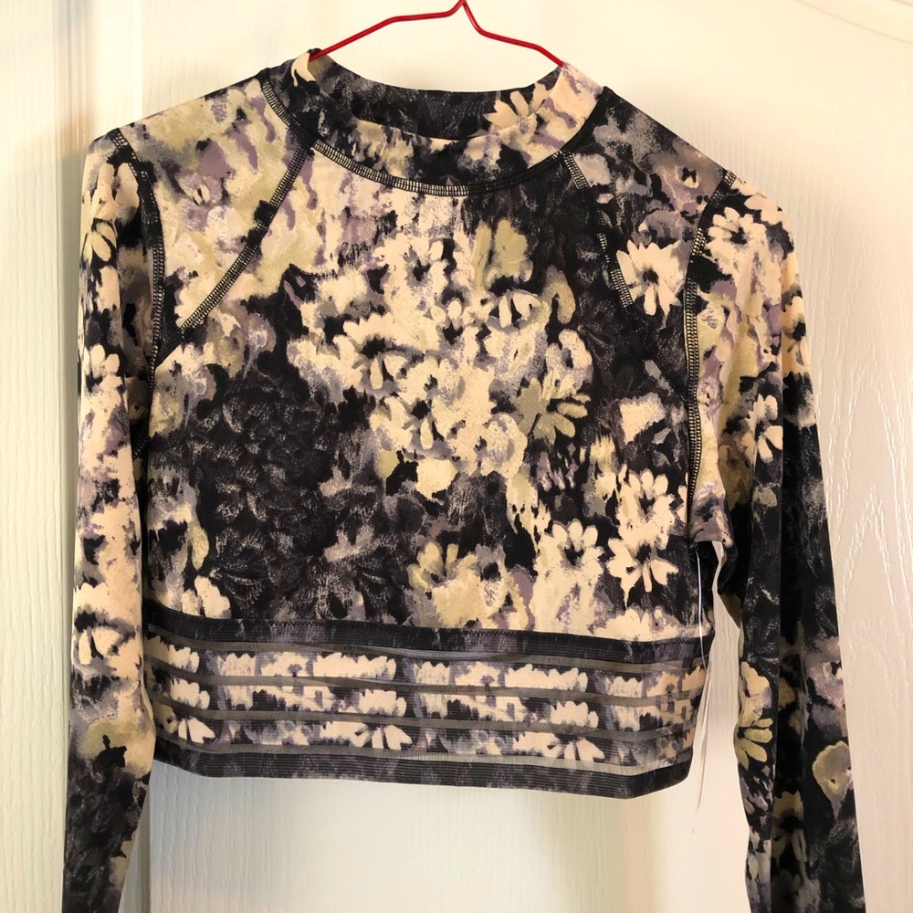 Free People. Floral crop top. NWT.